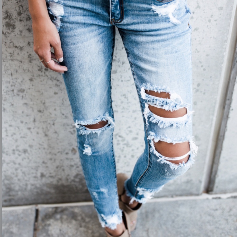 KanCan Distressed Jeans
